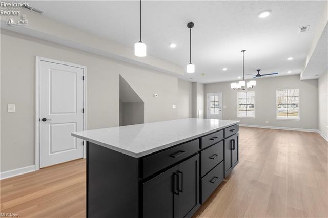 453 Harbor Lane, Lorain, OH 44052