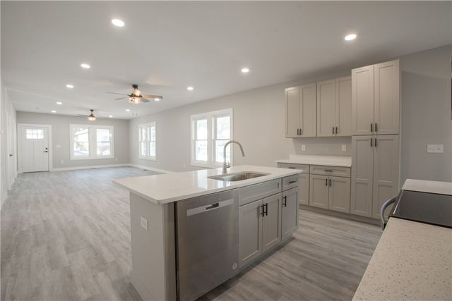 929 E Whitner Street, Anderson, SC 29624