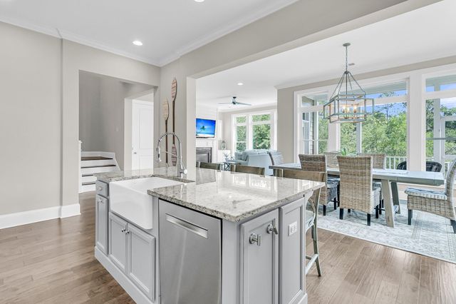 2072 Amenity Park Drive, Mount Pleasant, SC 29466