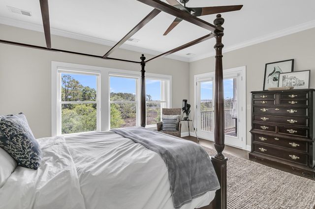 2072 Amenity Park Drive, Mount Pleasant, SC 29466