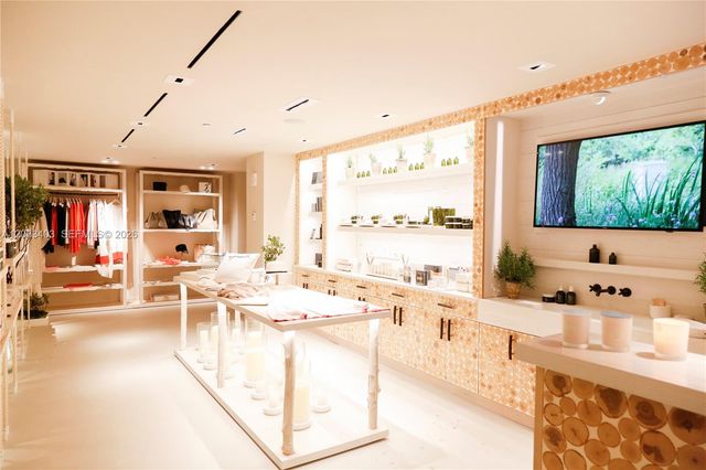 2301 Collins Ave 334, Miami Beach, FL 33139