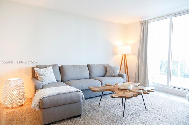 2301 Collins Ave 334, Miami Beach, FL 33139