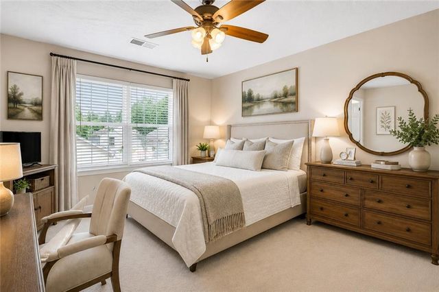 141 W Oaks Place, Woodstock, GA 30188