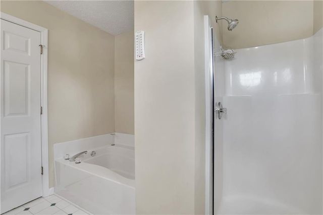 141 W Oaks Place, Woodstock, GA 30188