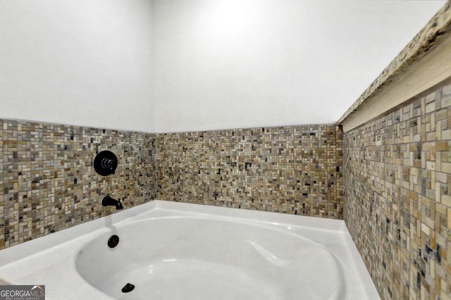 411 Loblolly Ridge Road, Locust Grove, GA 30248