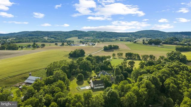415 HUNTER RD, Oley, PA 19547