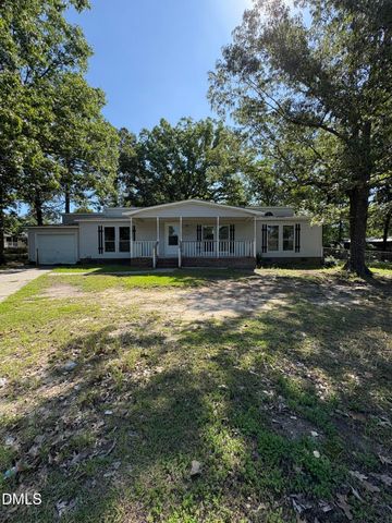 69 Ashley Court, Spring Lake, NC 28390