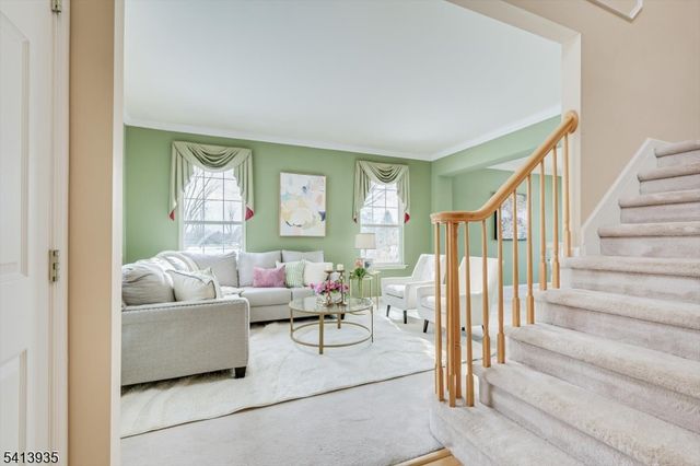 4 Veghte Pl, Franklin Twp., NJ 08823