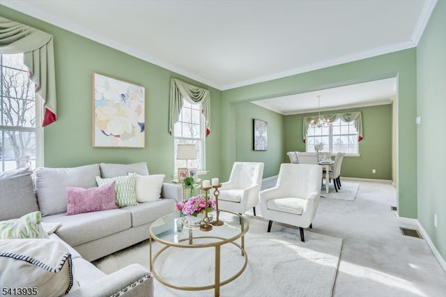 4 Veghte Pl, Franklin Twp., NJ 08823