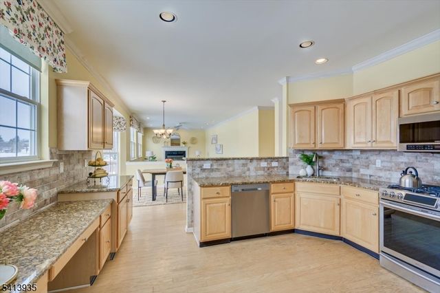 4 Veghte Pl, Franklin Twp., NJ 08823