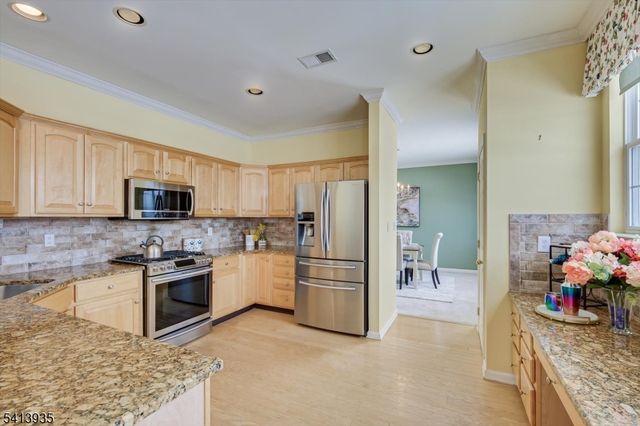 4 Veghte Pl, Franklin Twp., NJ 08823