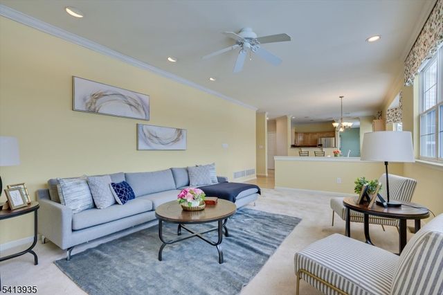 4 Veghte Pl, Franklin Twp., NJ 08823