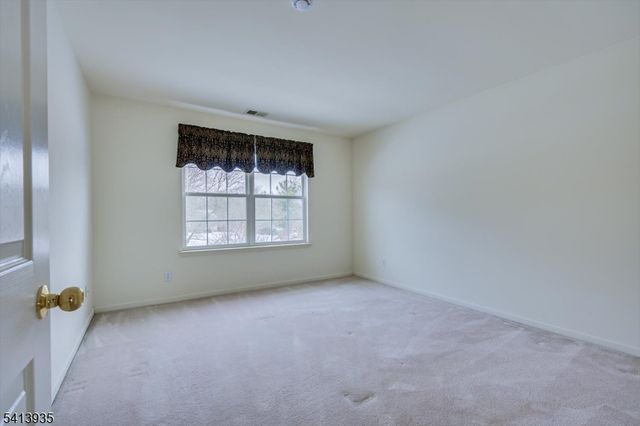 4 Veghte Pl, Franklin Twp., NJ 08823