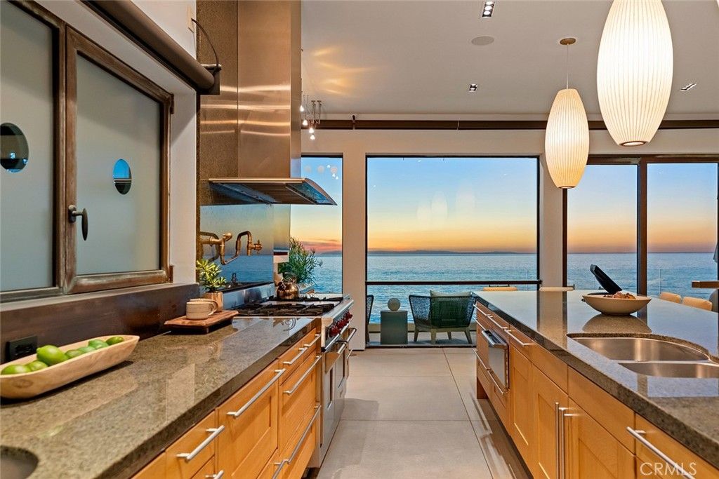 Image 14 of property listing at 2665 Victoria Drive, Laguna Beach, CA 92651