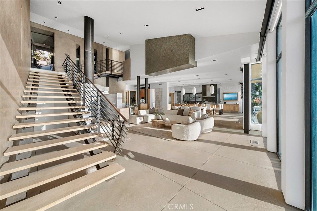 Image 18 of property listing at 2665 Victoria Drive, Laguna Beach, CA 92651