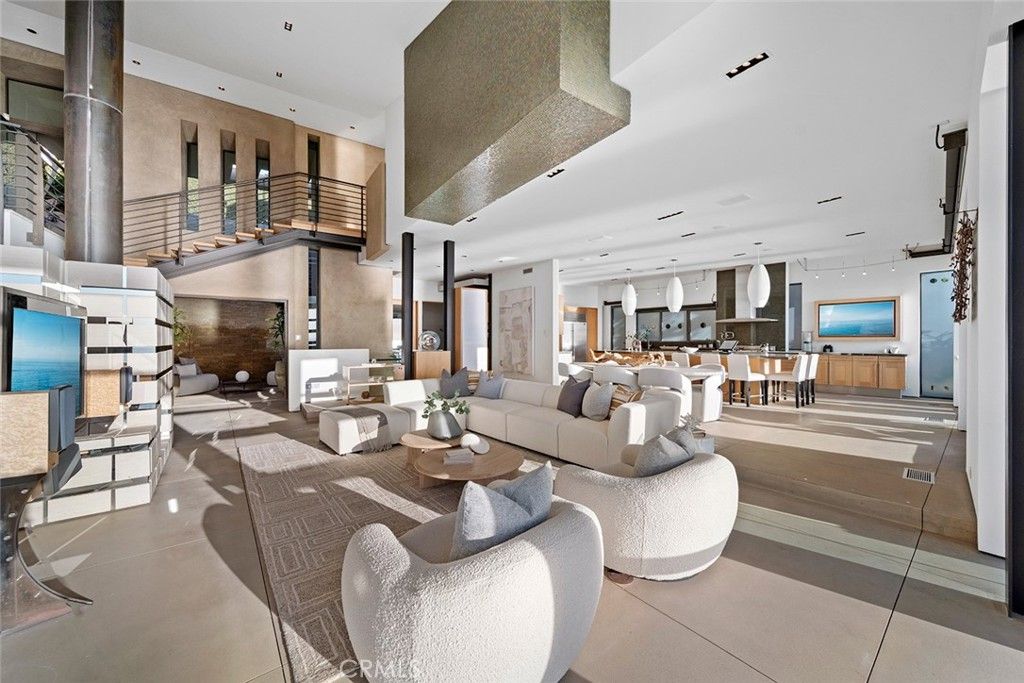 Image 20 of property listing at 2665 Victoria Drive, Laguna Beach, CA 92651