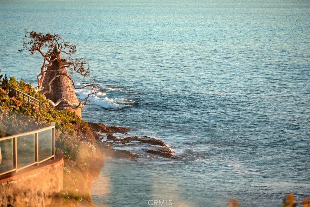 Image 28 of property listing at 2665 Victoria Drive, Laguna Beach, CA 92651