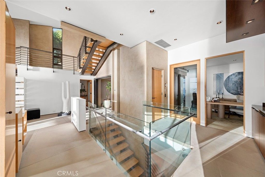 Image 34 of property listing at 2665 Victoria Drive, Laguna Beach, CA 92651