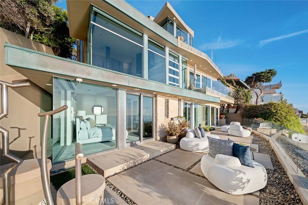 Image 54 of property listing at 2665 Victoria Drive, Laguna Beach, CA 92651