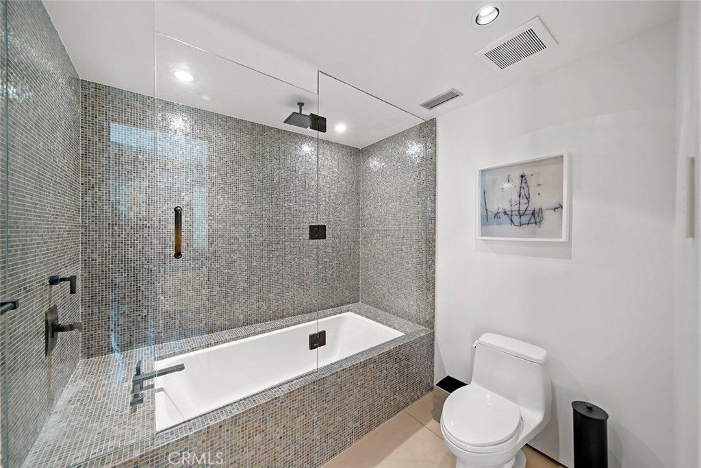 Image 56 of property listing at 2665 Victoria Drive, Laguna Beach, CA 92651