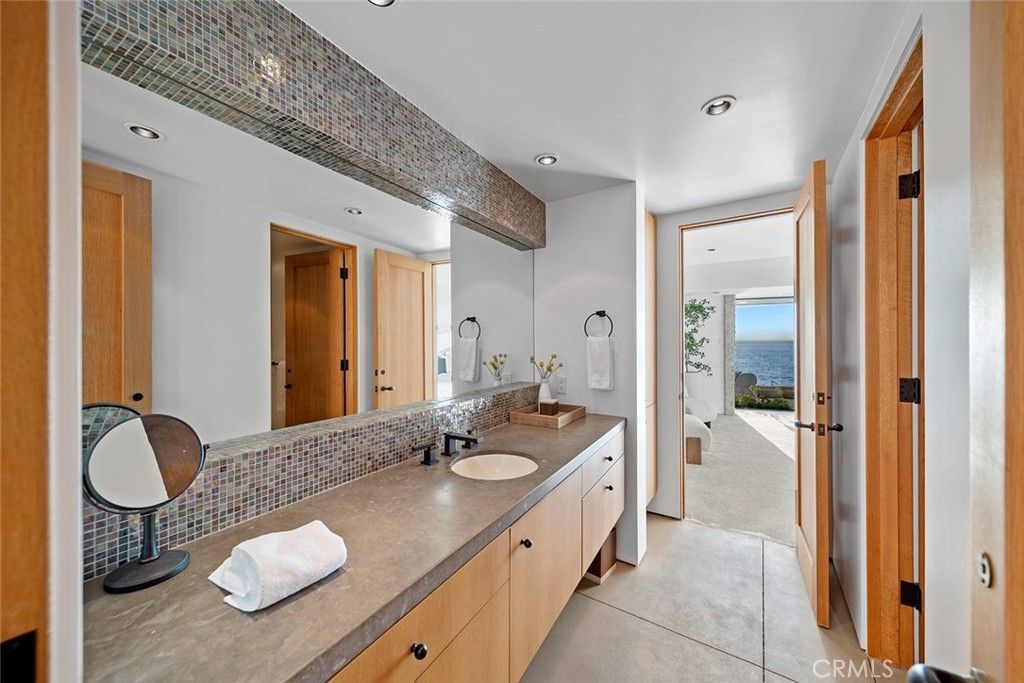 Image 57 of property listing at 2665 Victoria Drive, Laguna Beach, CA 92651