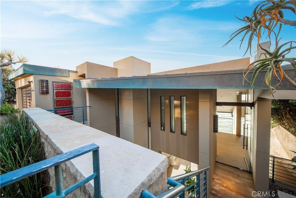 Image 71 of property listing at 2665 Victoria Drive, Laguna Beach, CA 92651