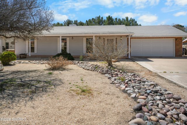 1028 Olla De Oro Lane, Las Cruces, NM 88005