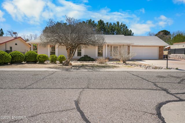 1028 Olla De Oro Lane, Las Cruces, NM 88005