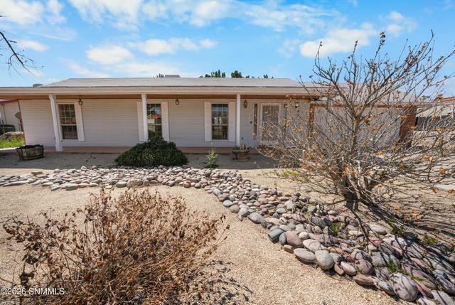 1028 Olla De Oro Lane, Las Cruces, NM 88005