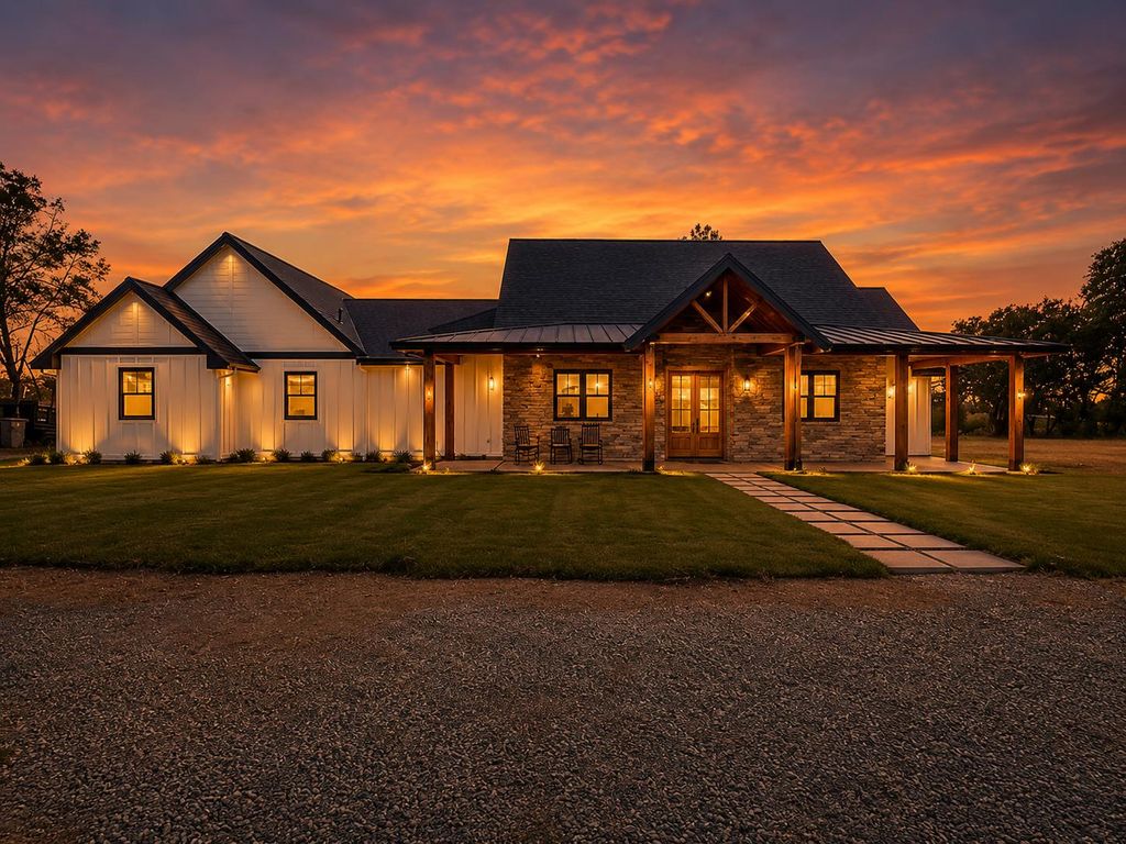 6217 Sandstone Ln, Browns Valley, CA 95918