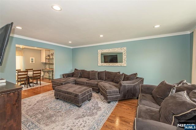 22 Elmwood Road, Verona, NJ 07044