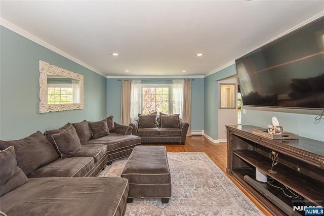 22 Elmwood Road, Verona, NJ 07044