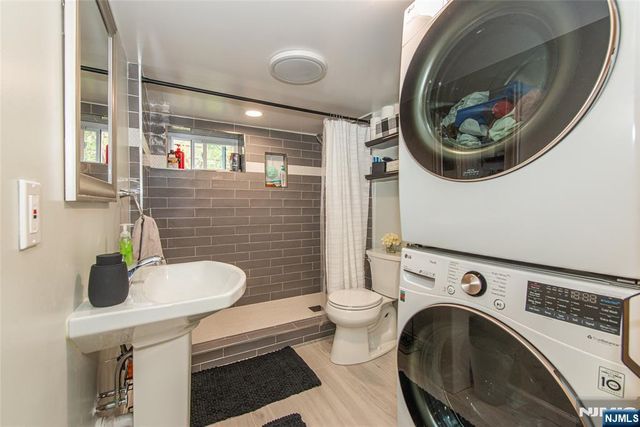 22 Elmwood Road, Verona, NJ 07044