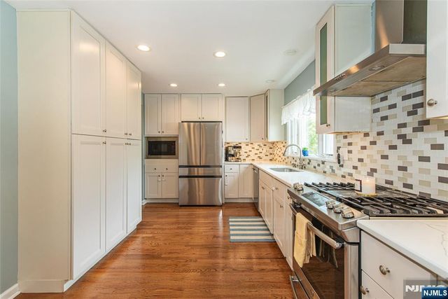 22 Elmwood Road, Verona, NJ 07044