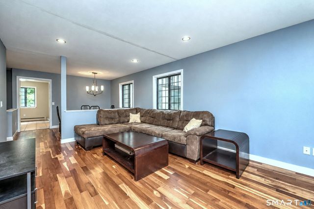 134 Foxwood Close 134, Milford, CT 06461