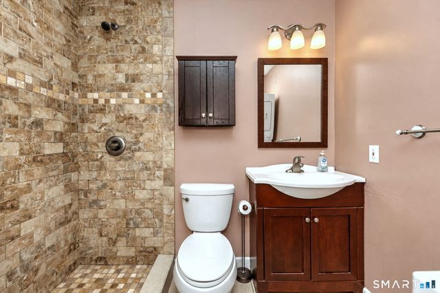 134 Foxwood Close 134, Milford, CT 06461