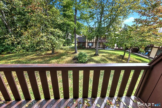 134 Foxwood Close 134, Milford, CT 06461