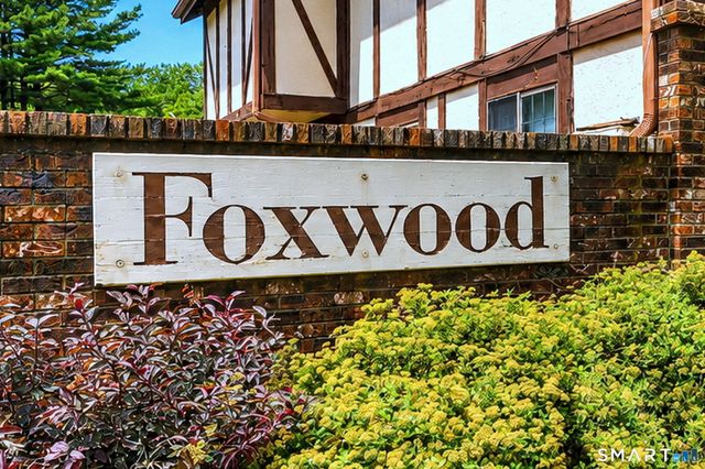 134 Foxwood Close 134, Milford, CT 06461