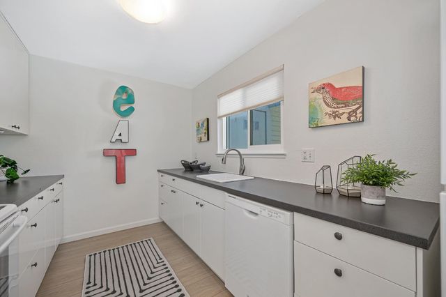 3211 Chesapeake Bay Ave, Davis, CA 95616