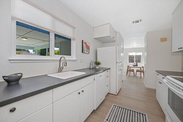 3211 Chesapeake Bay Ave, Davis, CA 95616