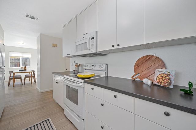 3211 Chesapeake Bay Ave, Davis, CA 95616