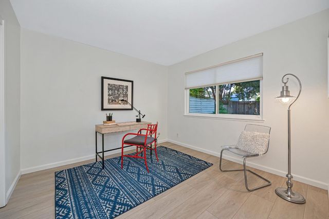 3211 Chesapeake Bay Ave, Davis, CA 95616