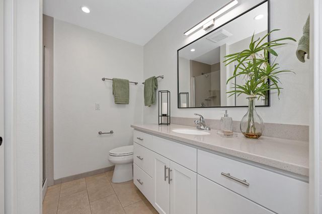 3211 Chesapeake Bay Ave, Davis, CA 95616