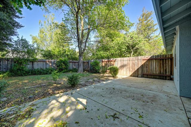3211 Chesapeake Bay Ave, Davis, CA 95616