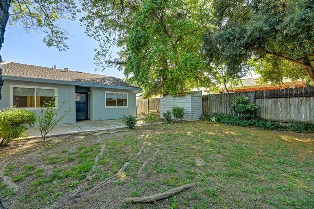 3211 Chesapeake Bay Ave, Davis, CA 95616