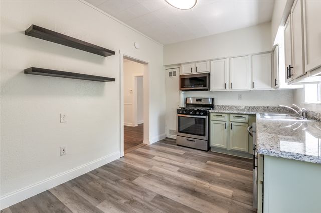 2857 W 12th Street, Dallas, TX 75211