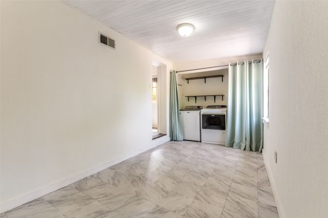 2857 W 12th Street, Dallas, TX 75211