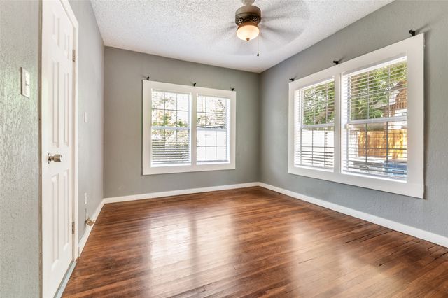 2857 W 12th Street, Dallas, TX 75211