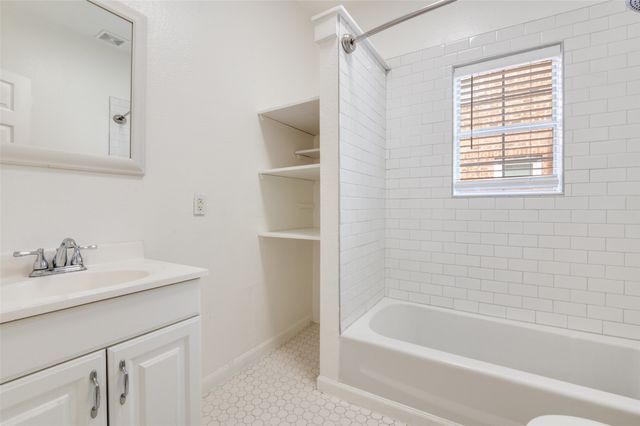 2857 W 12th Street, Dallas, TX 75211