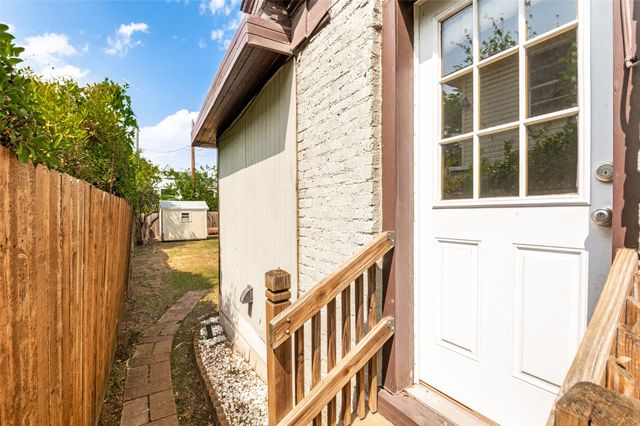 2857 W 12th Street, Dallas, TX 75211
